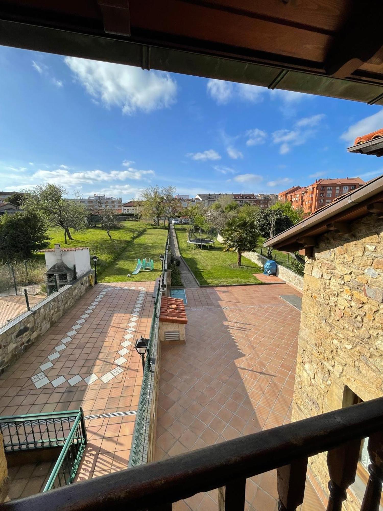 La Santina Y Su Balcon Apartment Aviles Exterior photo